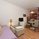 Apartment Garden *